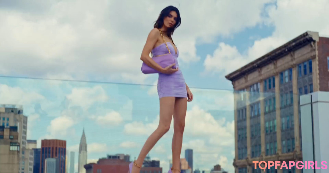 Naakte gelekte OnlyFans-foto van Kendall Jenner #1457