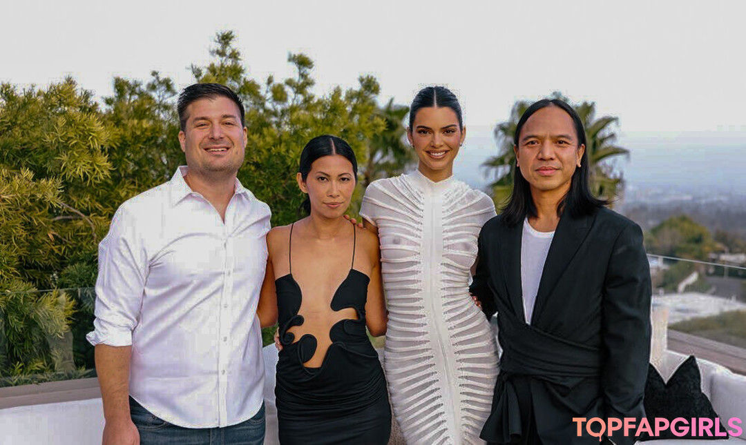 Naakte gelekte OnlyFans-foto van Kendall Jenner #1807