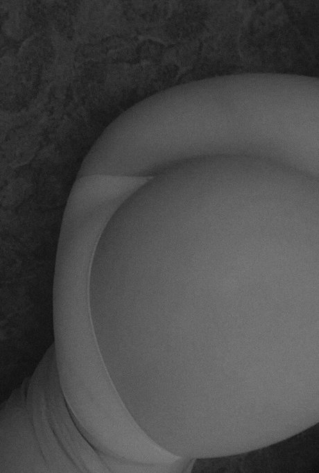 Naakte gelekte OnlyFans-foto van Kicsilanyka