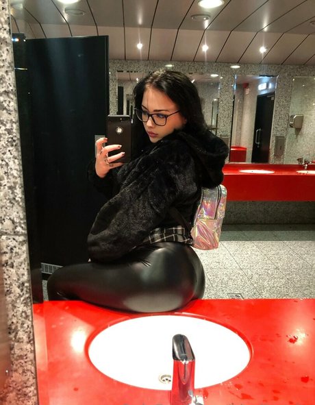 Naakte gelekte OnlyFans-foto van Kicsilanyka