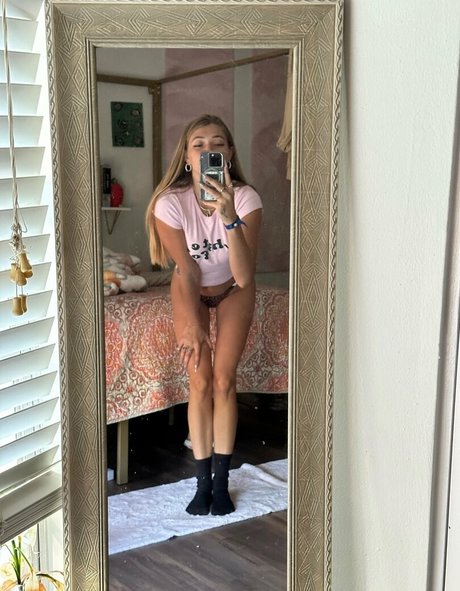 Naakte gelekte OnlyFans-foto van Kaliblair