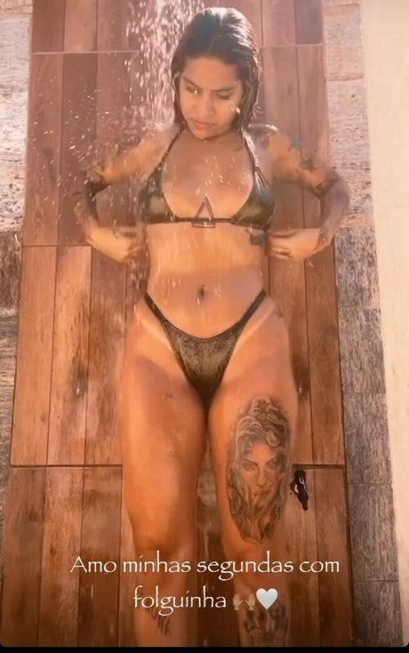 Naakte gelekte OnlyFans-foto van Muito Linda