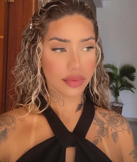 Naakte gelekte OnlyFans-foto van Muito Linda