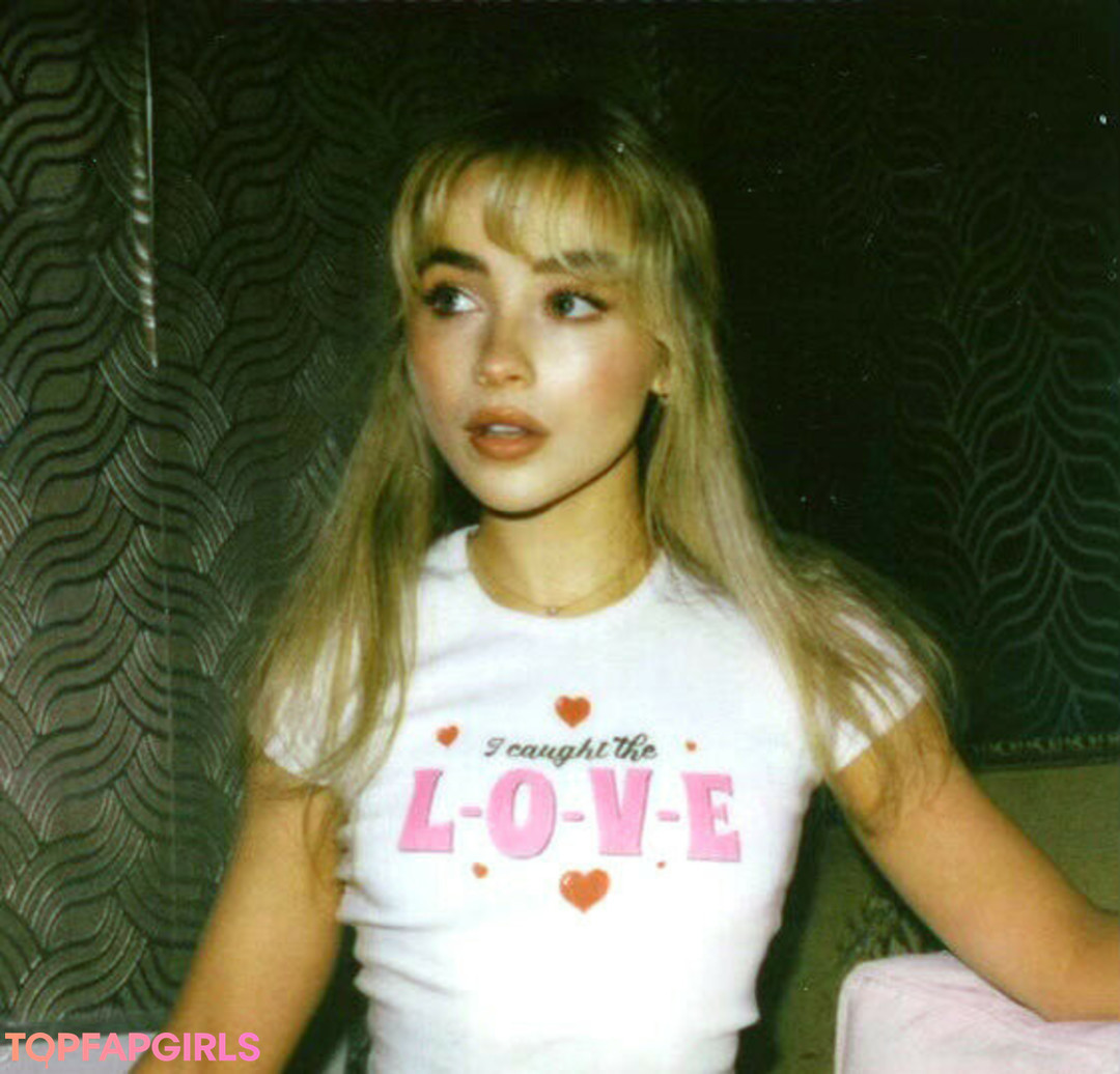 Naakte gelekte OnlyFans-foto van Sabrina Carpenter #1006