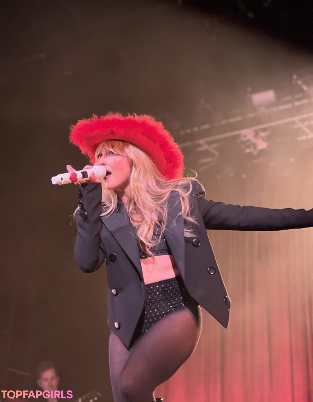 Naakte gelekte OnlyFans-foto van Sabrina Carpenter #1173