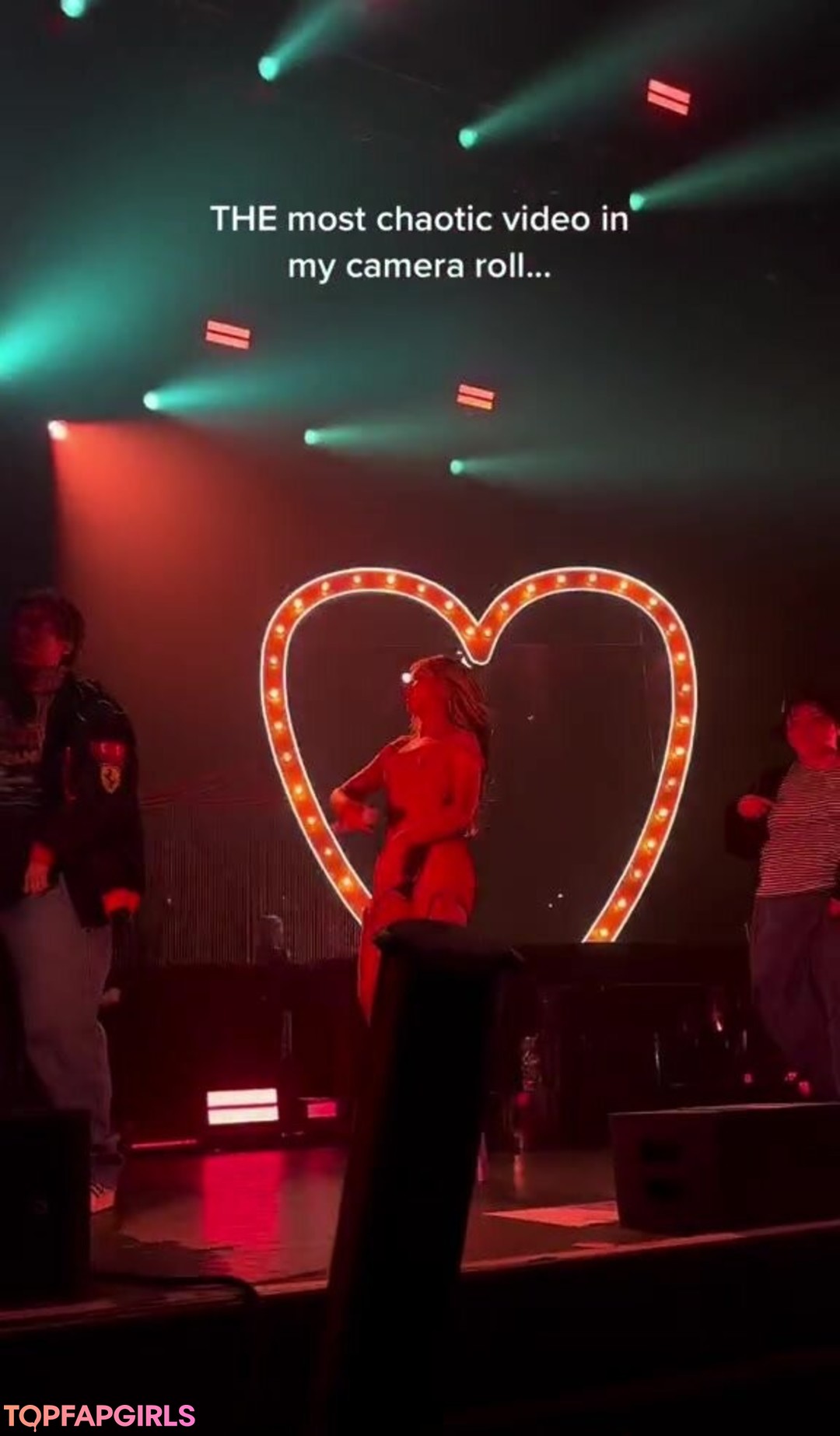 Naakte gelekte OnlyFans-foto van Sabrina Carpenter #1291