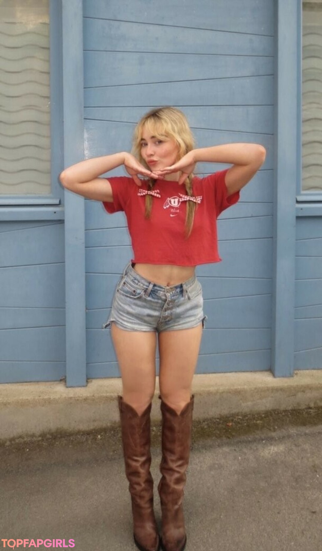 Naakte gelekte OnlyFans-foto van Sabrina Carpenter #1460