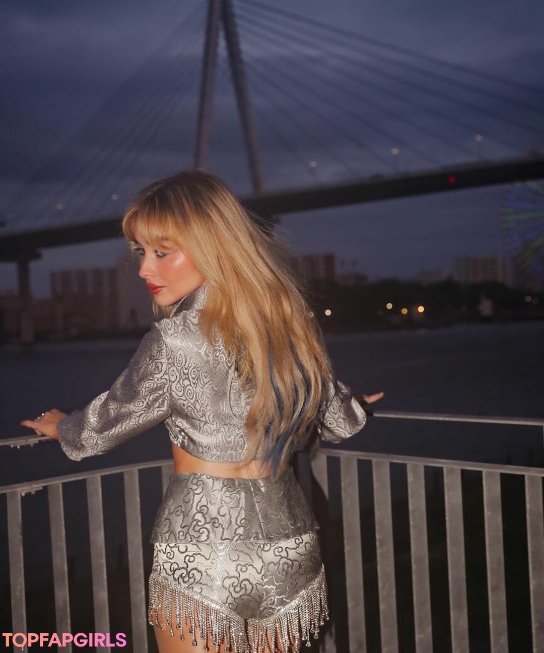 Naakte gelekte OnlyFans-foto van Sabrina Carpenter #1472