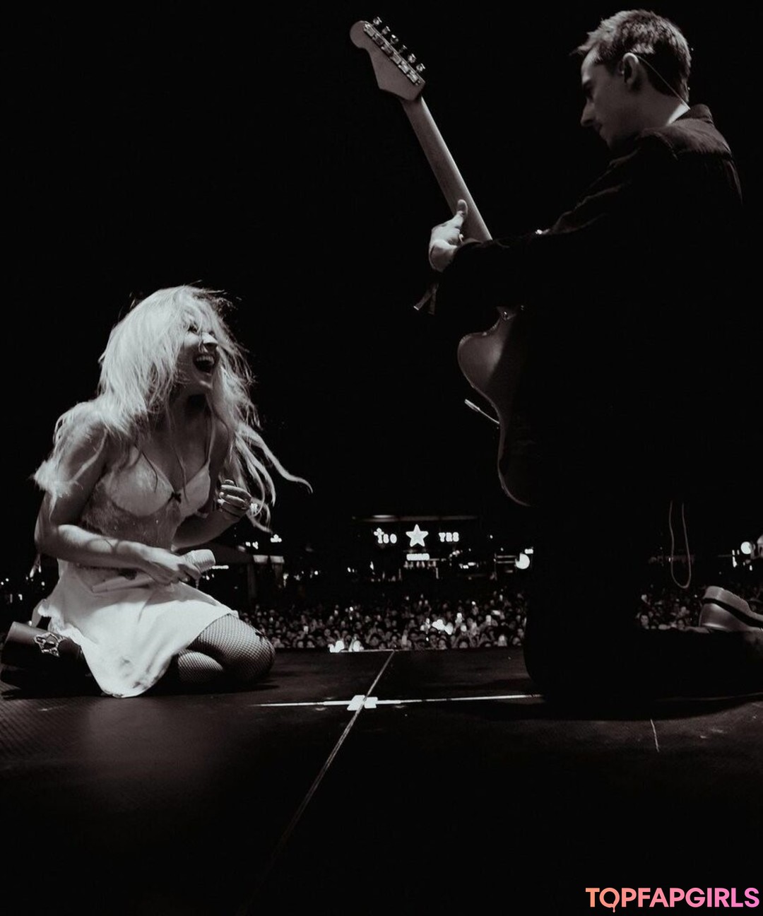 Naakte gelekte OnlyFans-foto van Sabrina Carpenter #1493