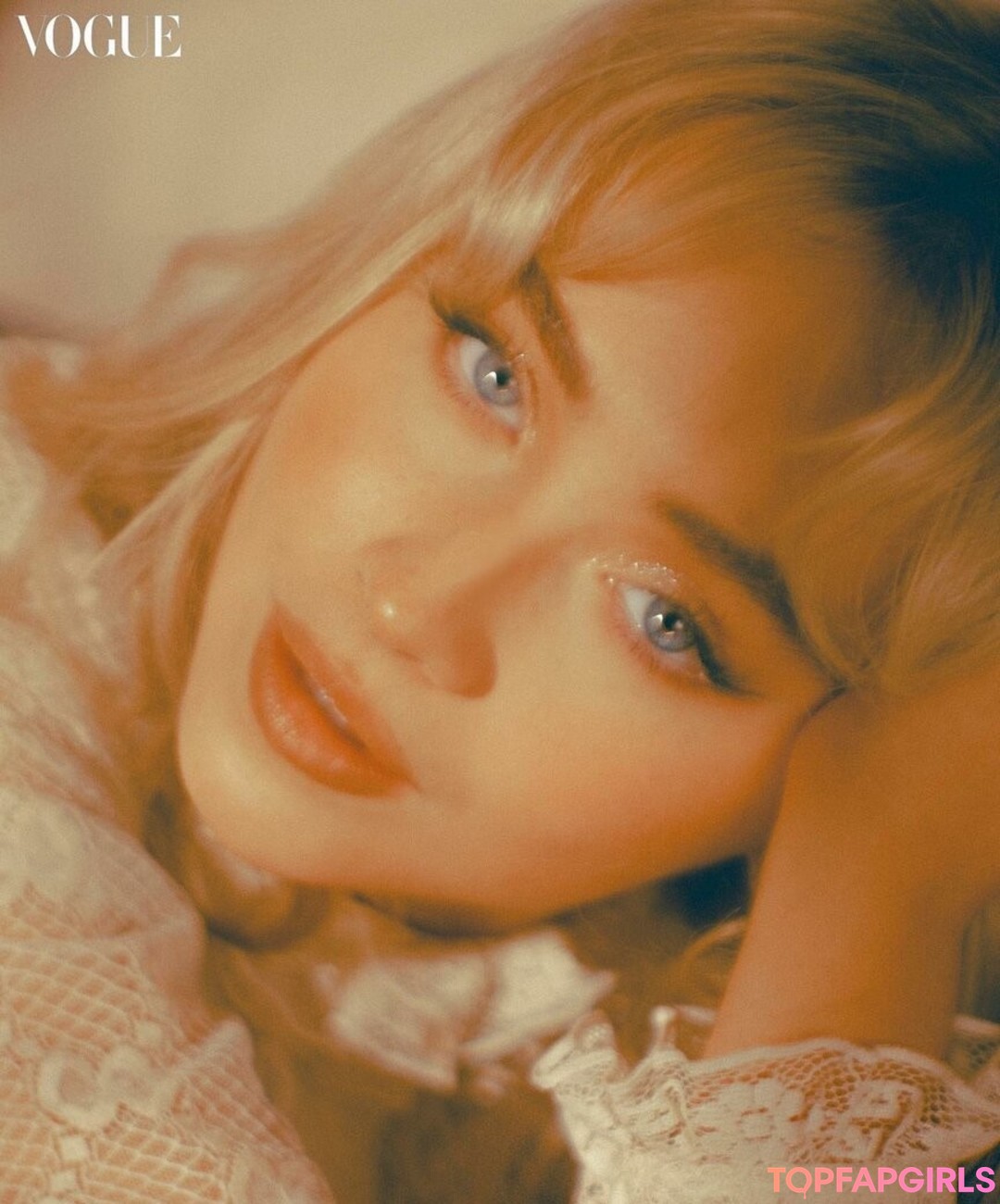 Naakte gelekte OnlyFans-foto van Sabrina Carpenter #1522