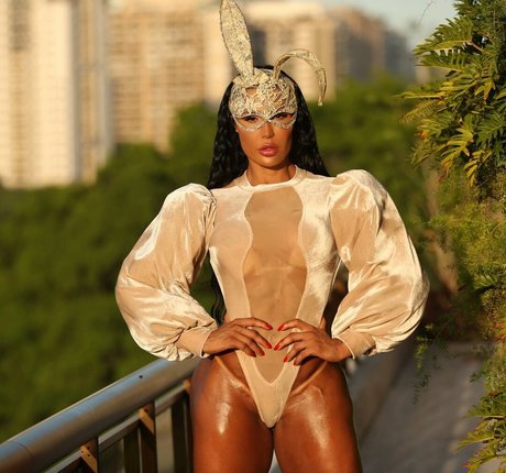 Naakte gelekte OnlyFans-foto van Gracyanne Barbosa