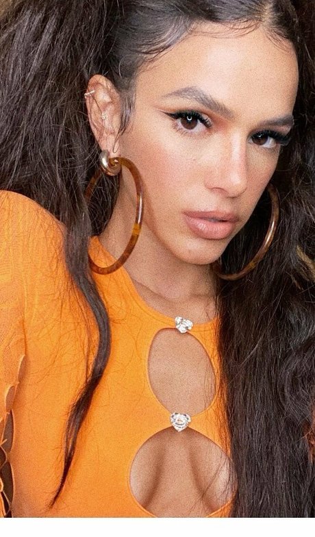 Bruna Marquezine
