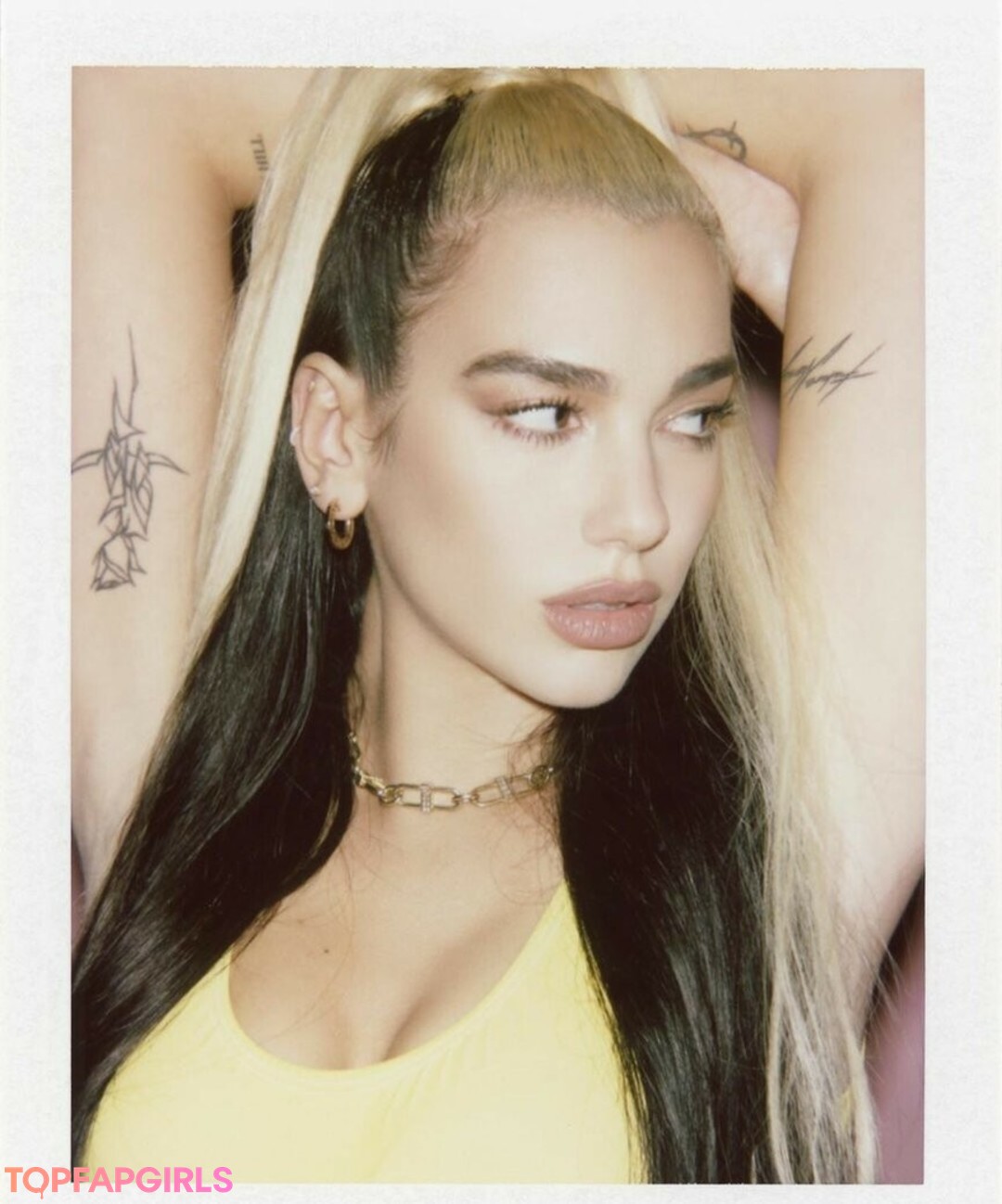 Naakte gelekte OnlyFans-foto van Dua Lipa #1015