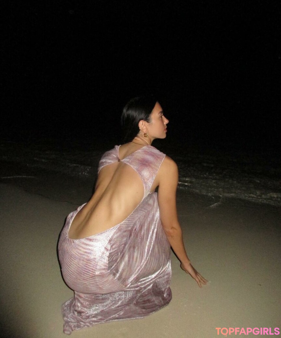 Naakte gelekte OnlyFans-foto van Dua Lipa #1124