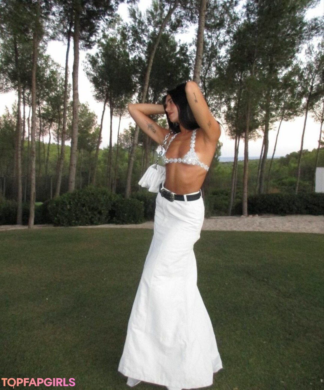 Naakte gelekte OnlyFans-foto van Dua Lipa #1144