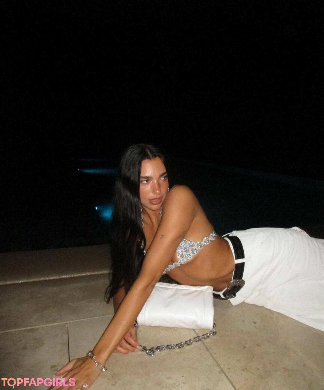 Naakte gelekte OnlyFans-foto van Dua Lipa #1148