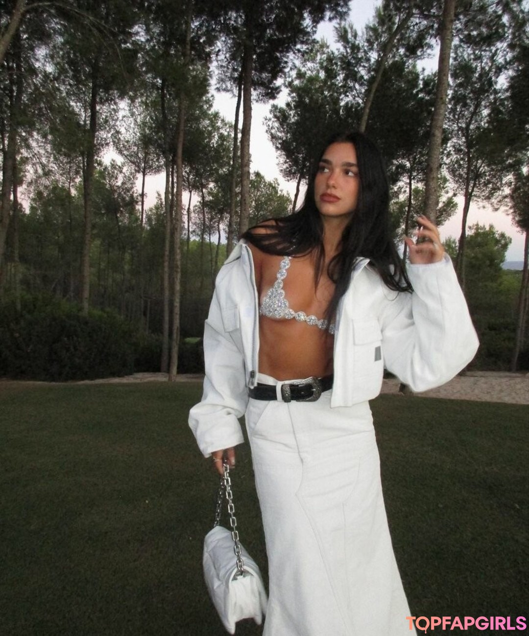 Naakte gelekte OnlyFans-foto van Dua Lipa #1150