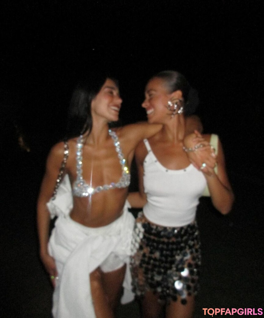 Naakte gelekte OnlyFans-foto van Dua Lipa #1152