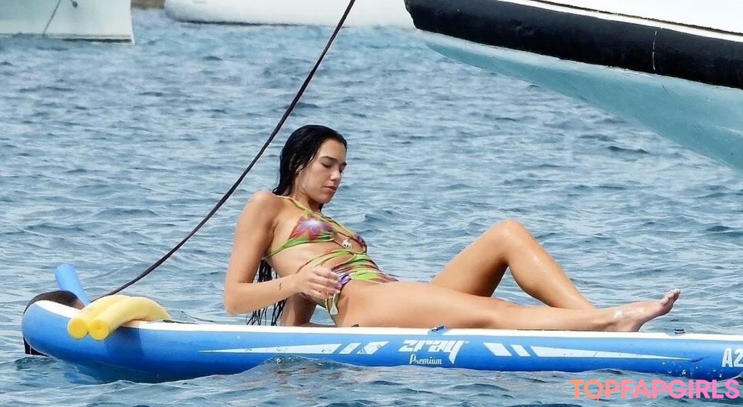 Naakte gelekte OnlyFans-foto van Dua Lipa #1211