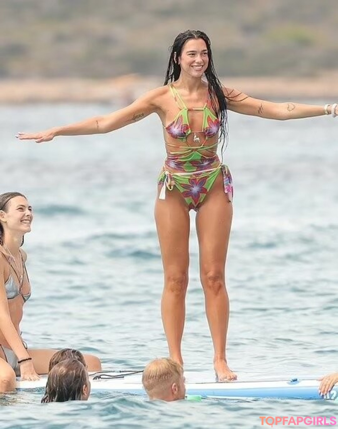 Naakte gelekte OnlyFans-foto van Dua Lipa #1213