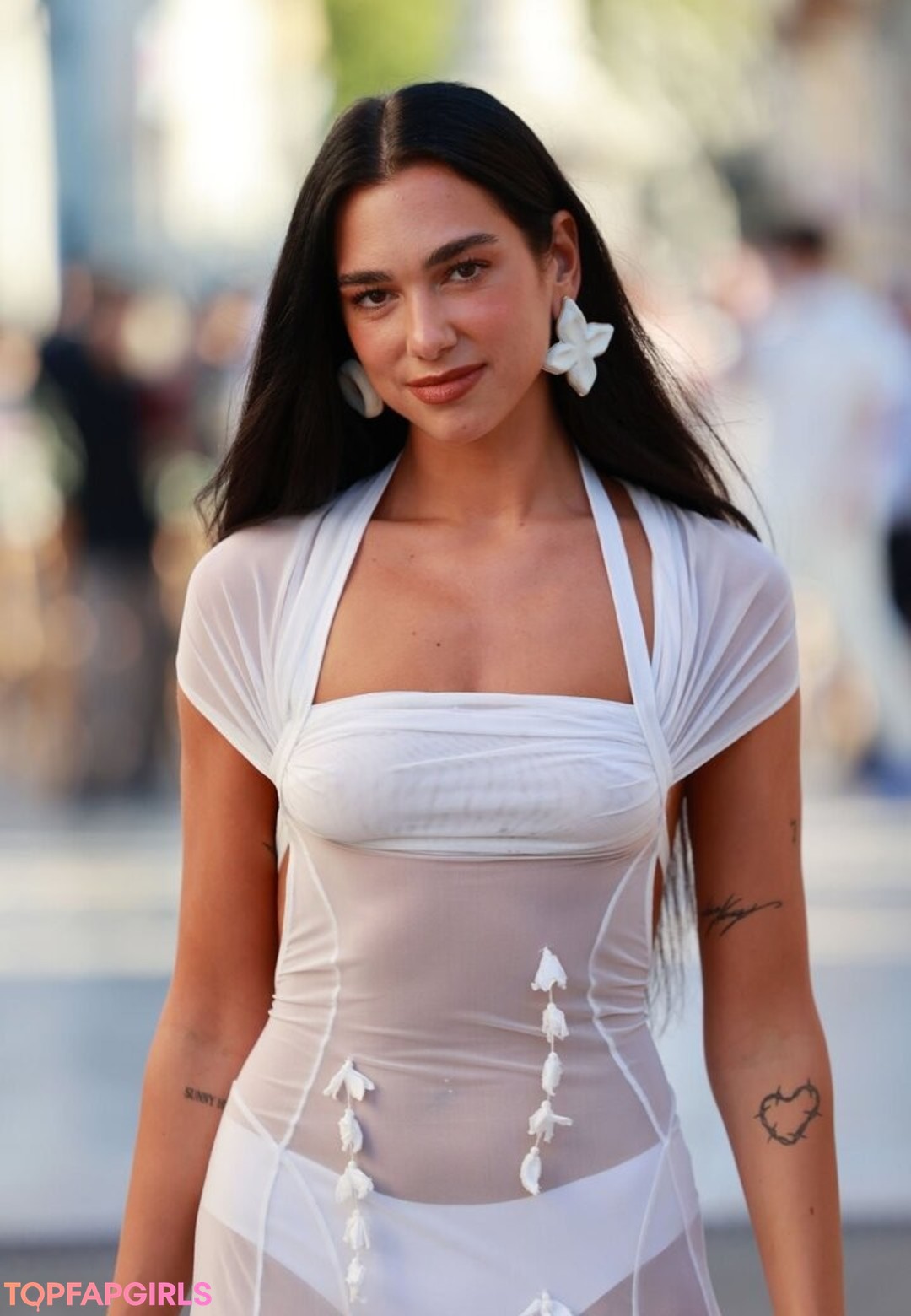 Naakte gelekte OnlyFans-foto van Dua Lipa #1221