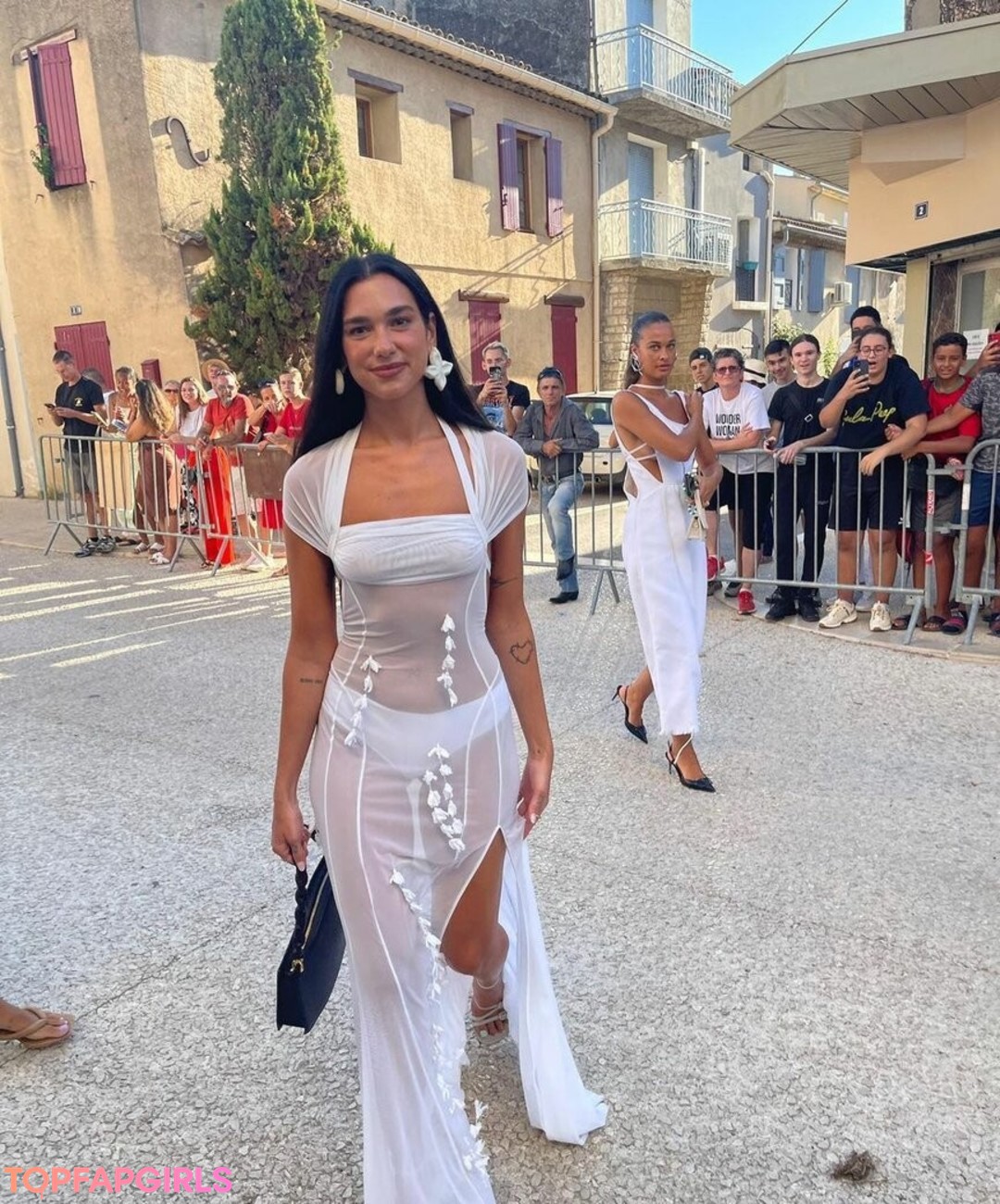 Naakte gelekte OnlyFans-foto van Dua Lipa #1241