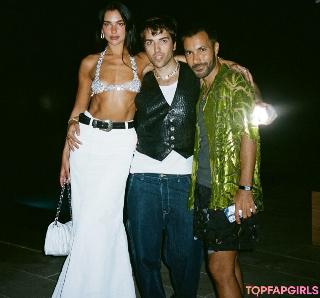 Naakte gelekte OnlyFans-foto van Dua Lipa #1267