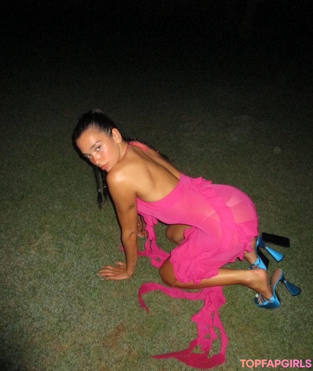 Naakte gelekte OnlyFans-foto van Dua Lipa #1304