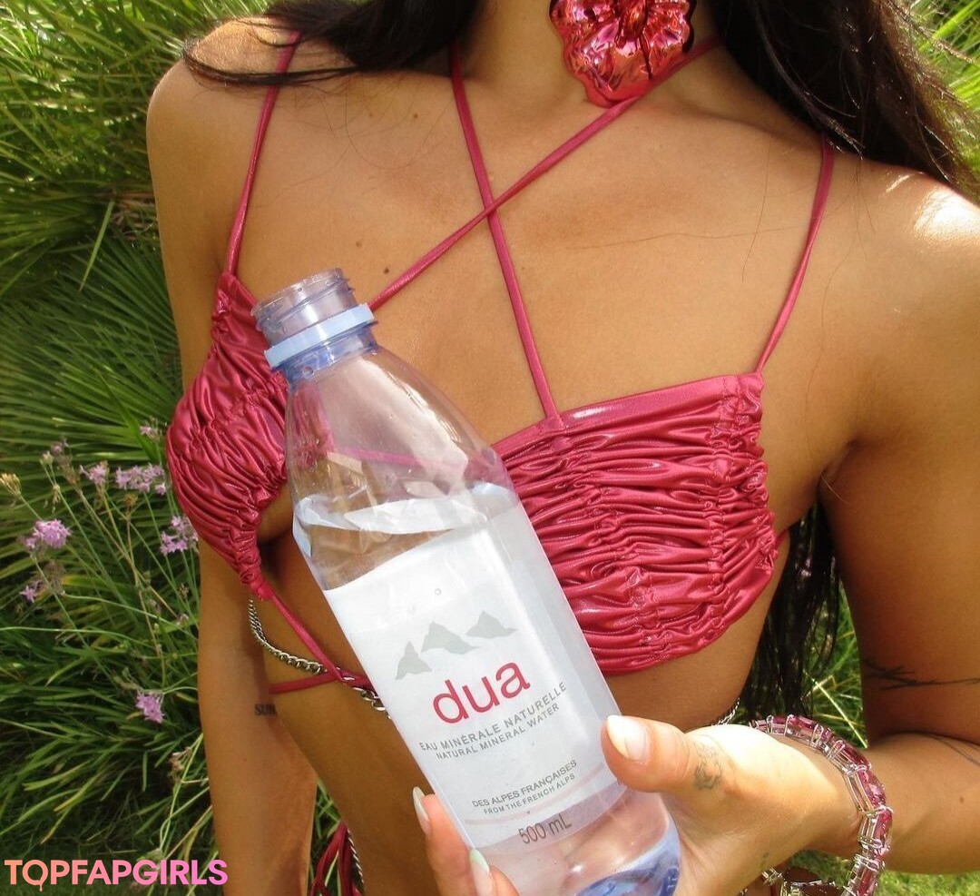 Naakte gelekte OnlyFans-foto van Dua Lipa #1308