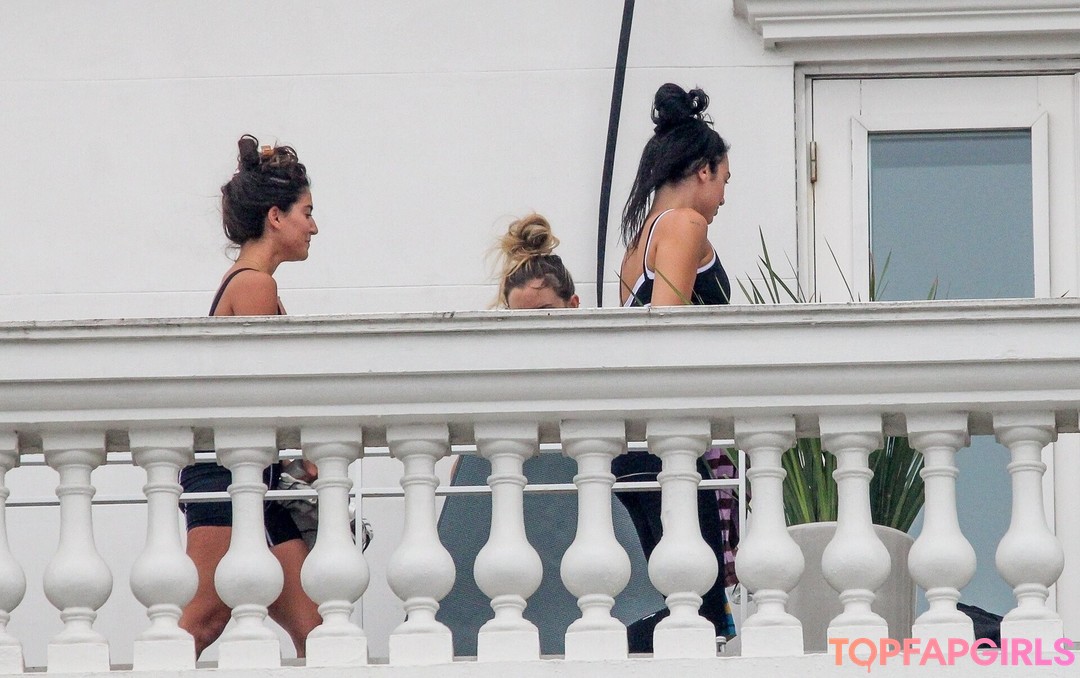 Naakte gelekte OnlyFans-foto van Dua Lipa #1330