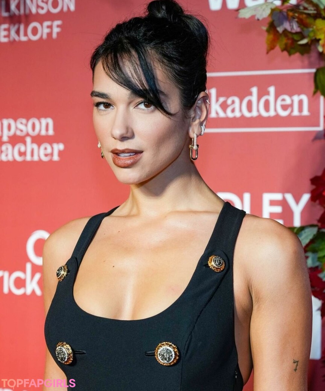 Naakte gelekte OnlyFans-foto van Dua Lipa #1393