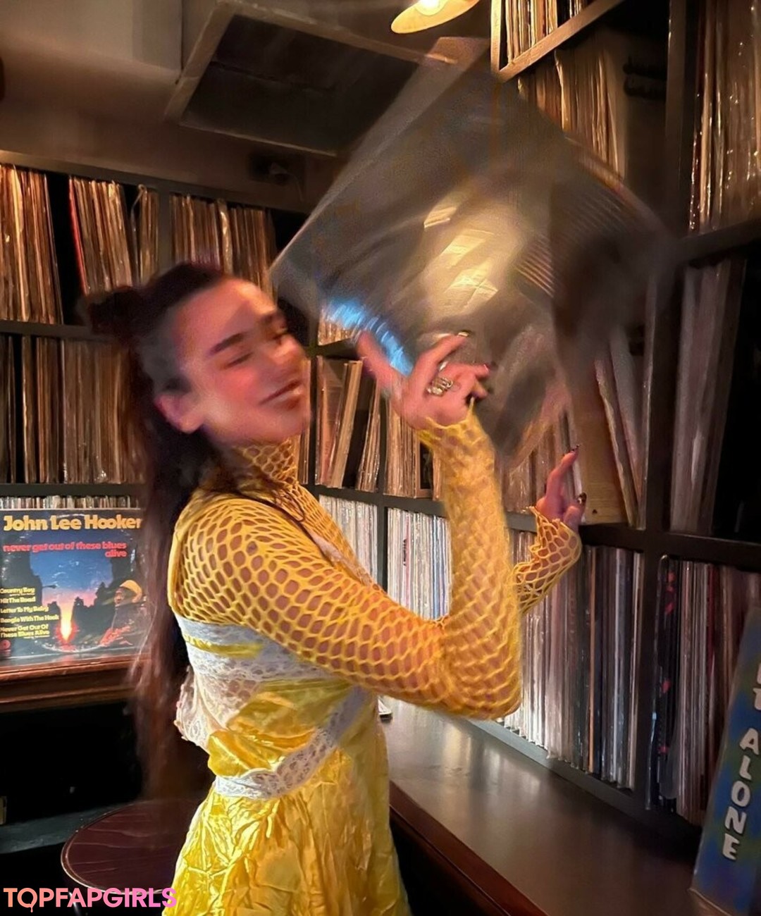 Naakte gelekte OnlyFans-foto van Dua Lipa #1459