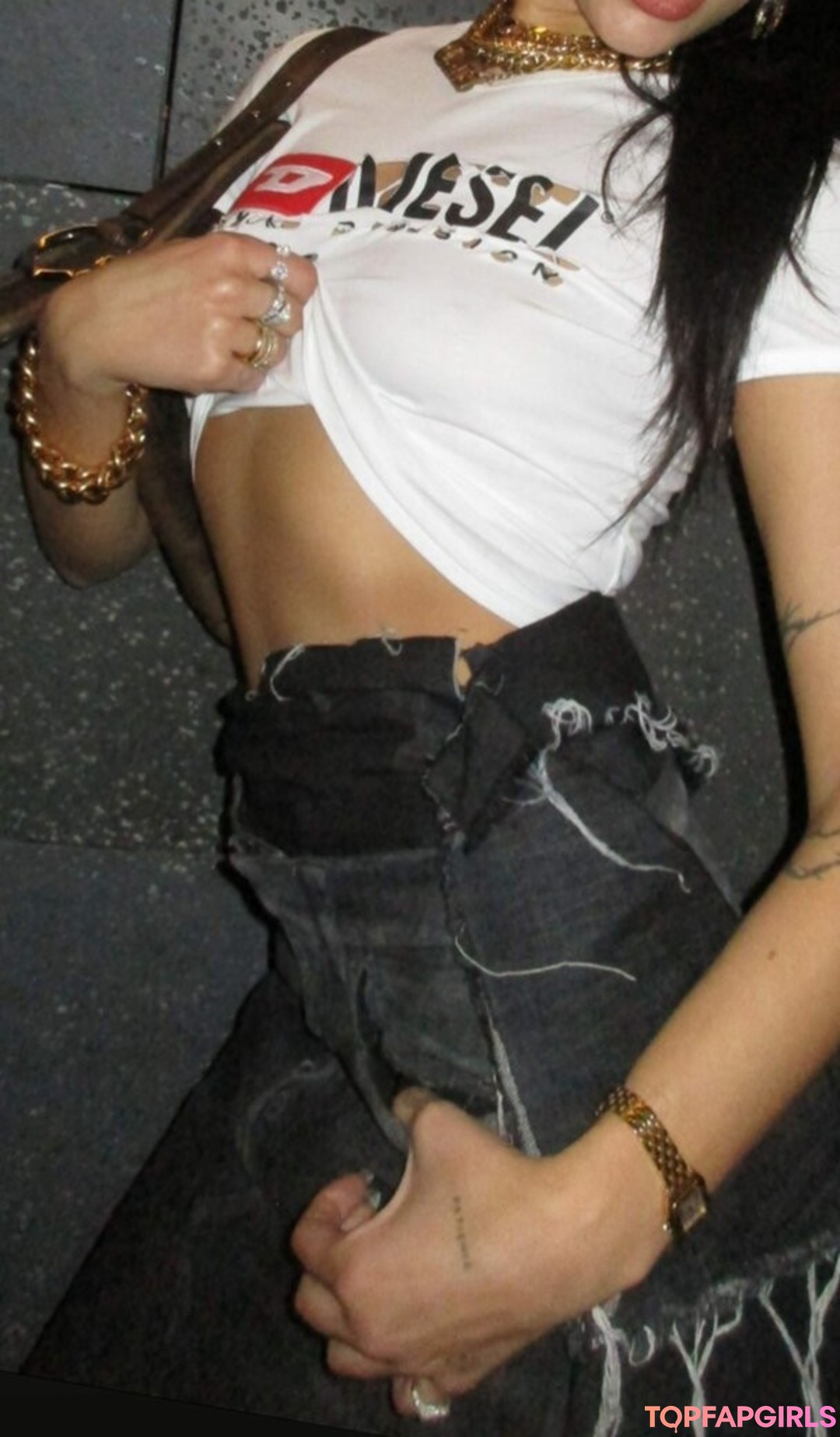 Naakte gelekte OnlyFans-foto van Dua Lipa #1469