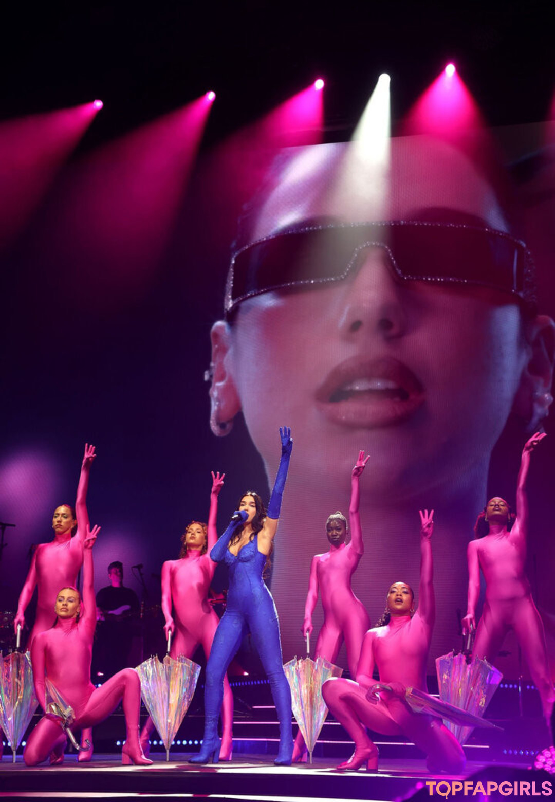 Naakte gelekte OnlyFans-foto van Dua Lipa #1490