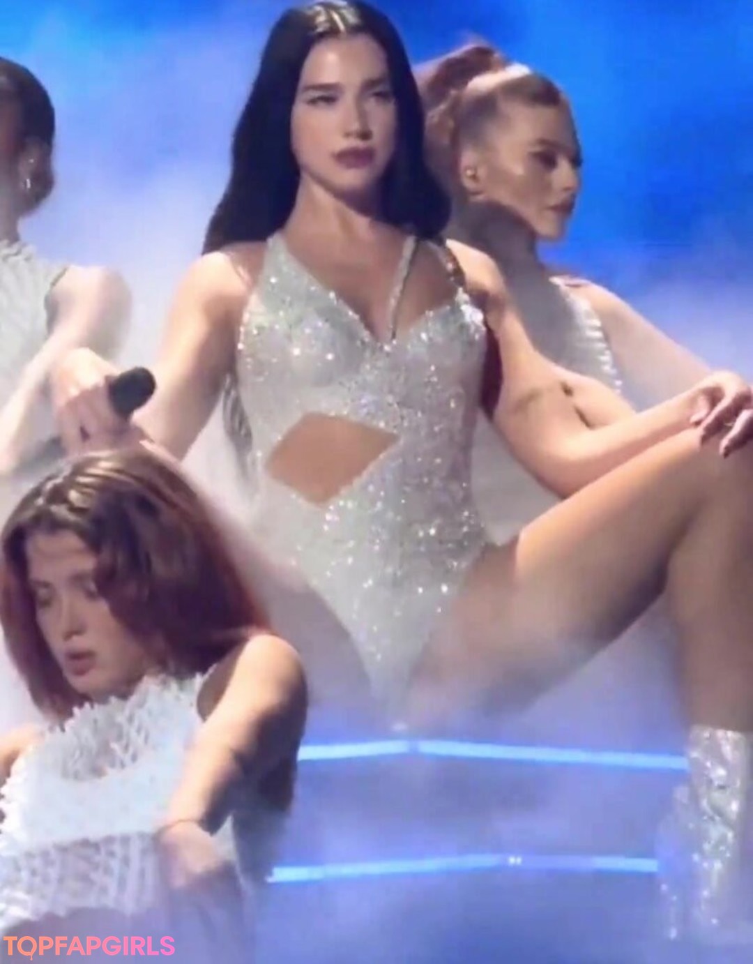 Naakte gelekte OnlyFans-foto van Dua Lipa #1538