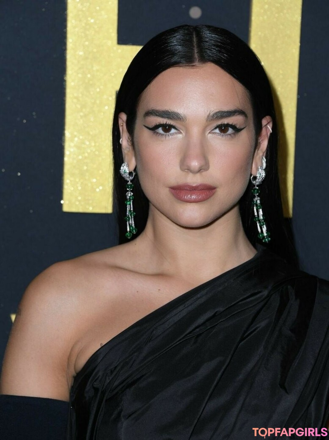 Naakte gelekte OnlyFans-foto van Dua Lipa #1572
