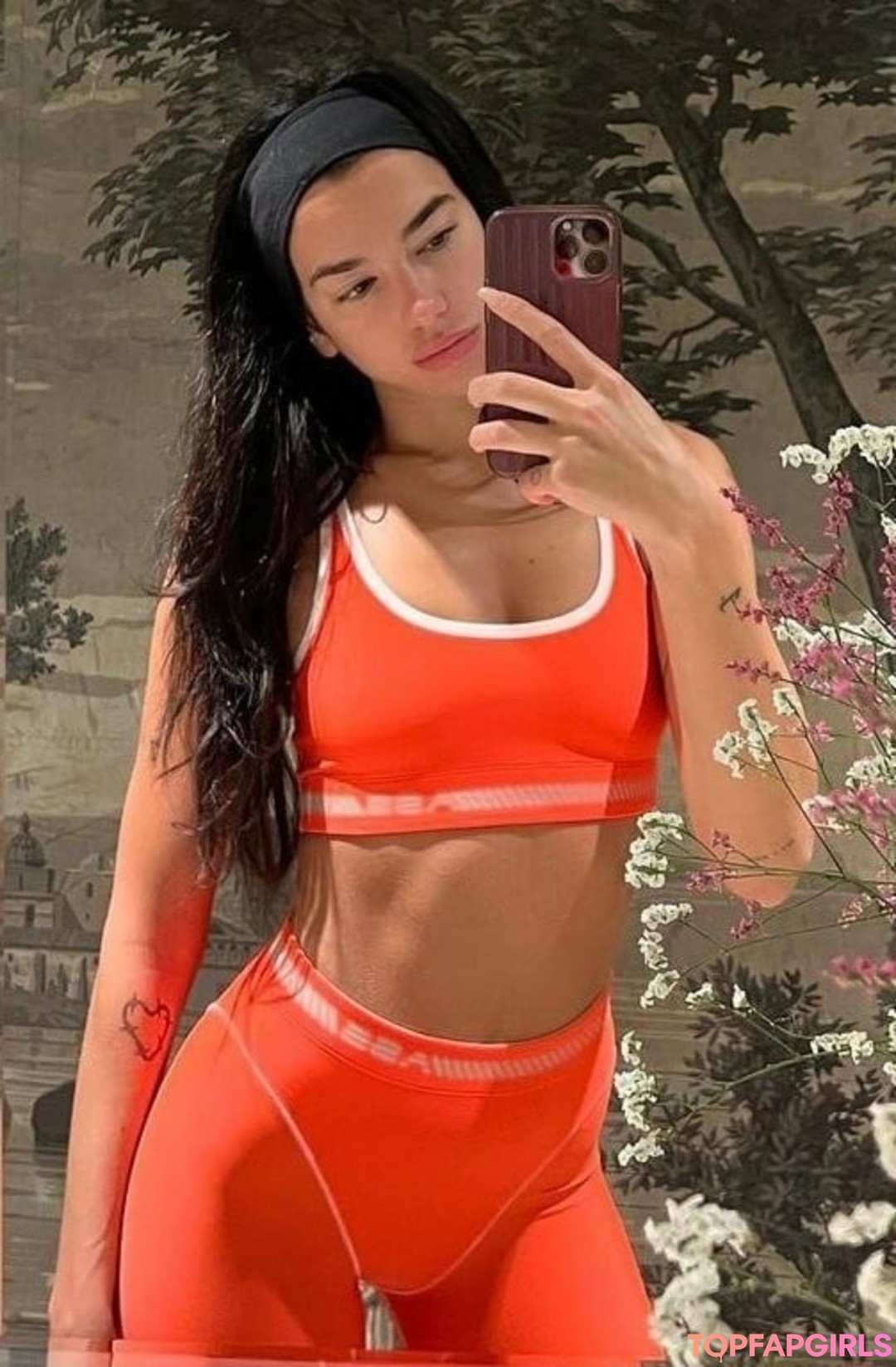 Naakte gelekte OnlyFans-foto van Dua Lipa #1607