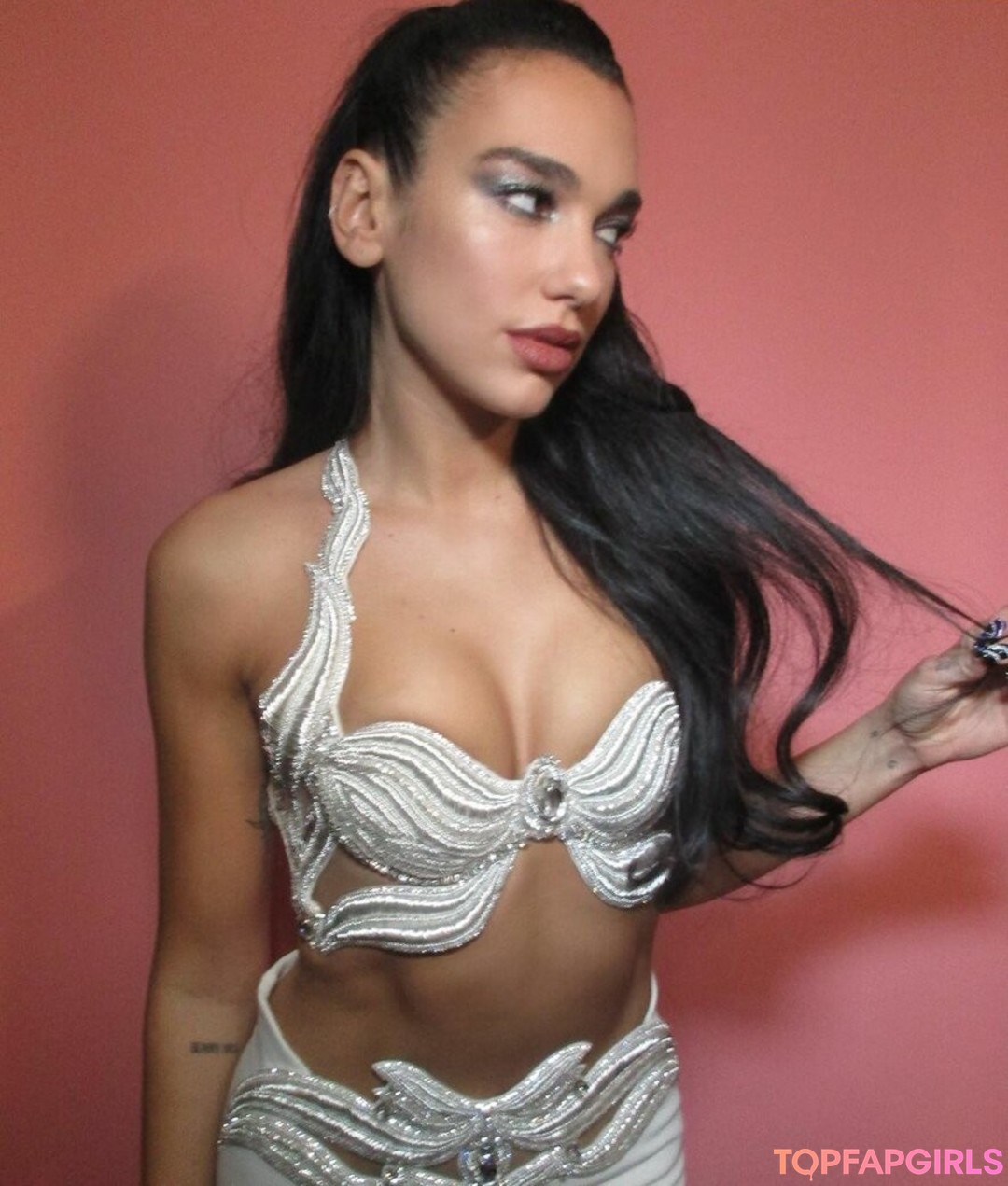 Naakte gelekte OnlyFans-foto van Dua Lipa #1647