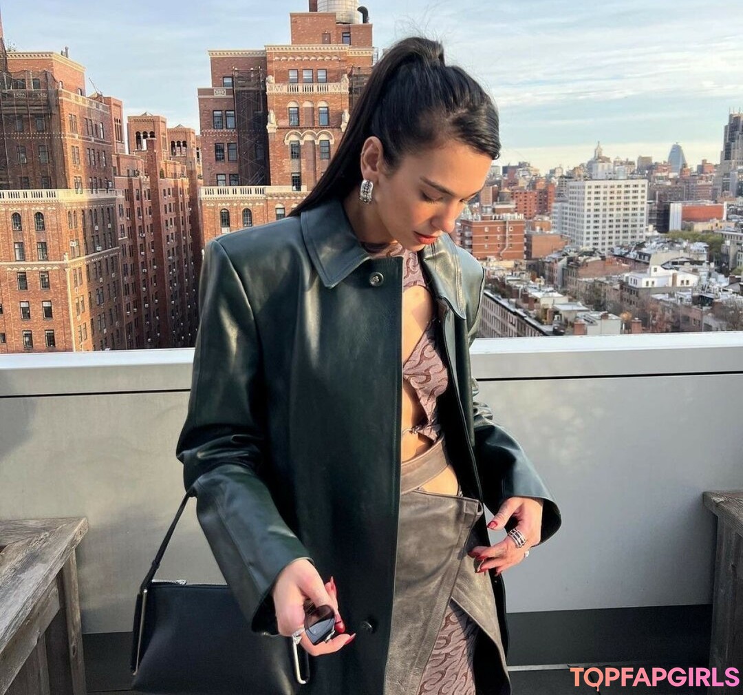 Naakte gelekte OnlyFans-foto van Dua Lipa #1656