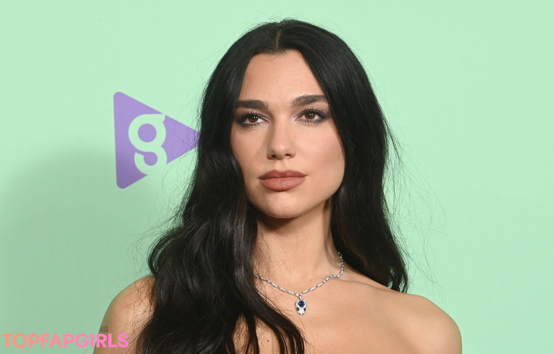 Naakte gelekte OnlyFans-foto van Dua Lipa #1682