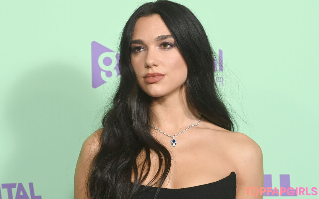 Naakte gelekte OnlyFans-foto van Dua Lipa #1683