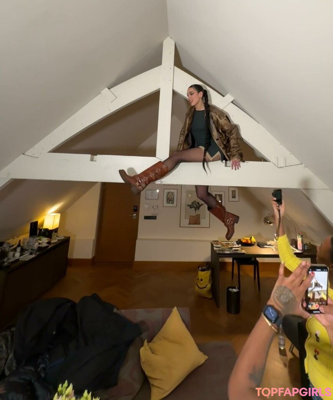 Naakte gelekte OnlyFans-foto van Dua Lipa #1762