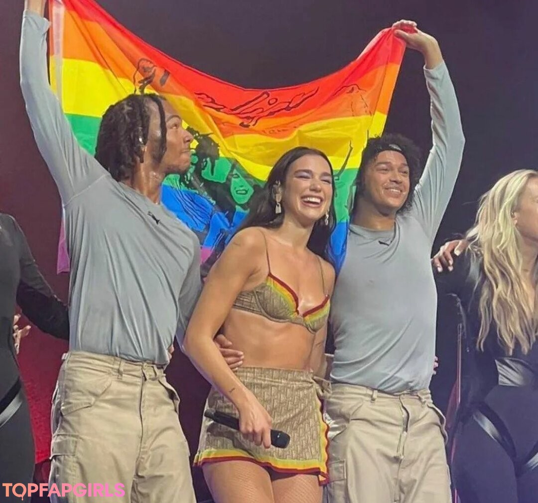 Naakte gelekte OnlyFans-foto van Dua Lipa #1961