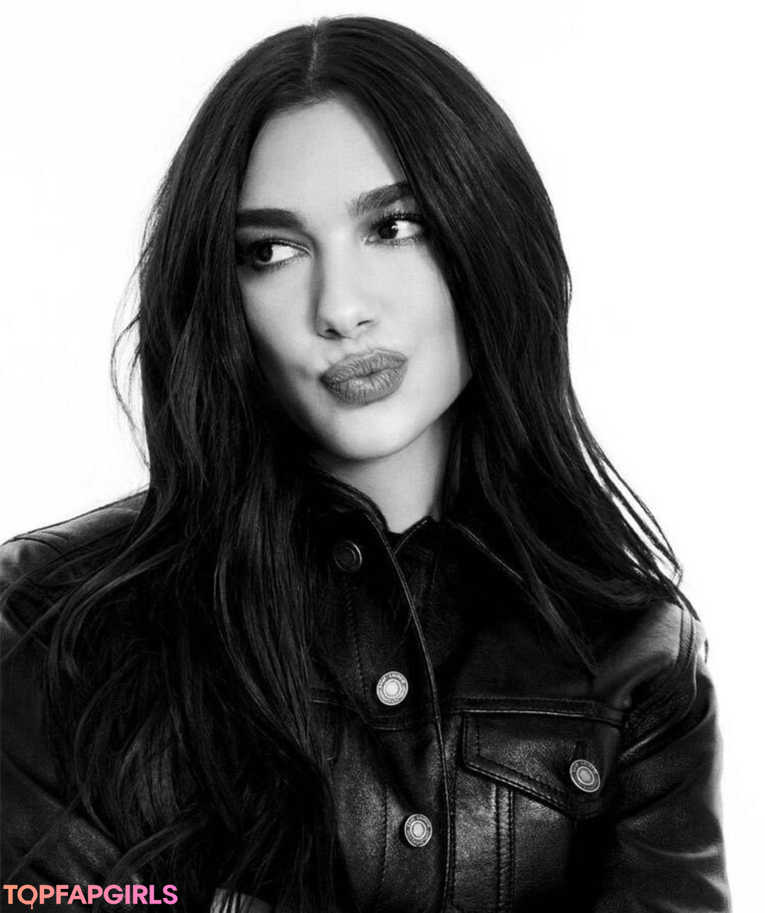 Naakte gelekte OnlyFans-foto van Dua Lipa #1999