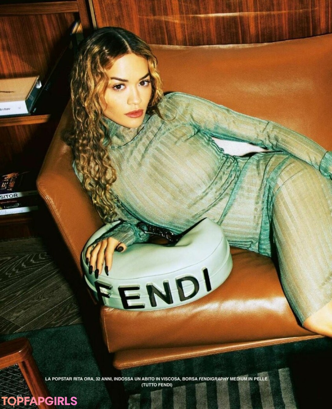 Naakte gelekte OnlyFans-foto van Rita Ora #1575