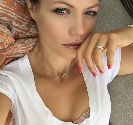 Naakte gelekte OnlyFans-foto van Tammin Sursok