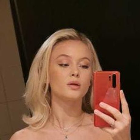Naakte gelekte OnlyFans-foto van Zara Larsson