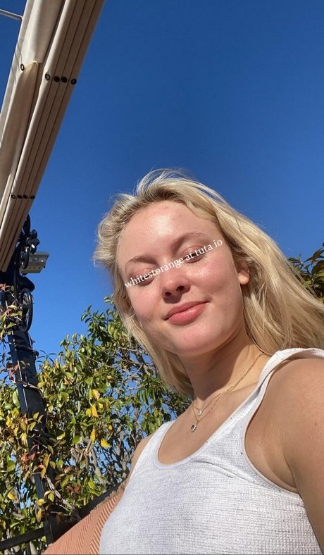 Naakte gelekte OnlyFans-foto van Zara Larsson
