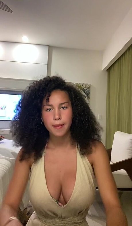 Naakte gelekte OnlyFans-foto van Sofia Wylie