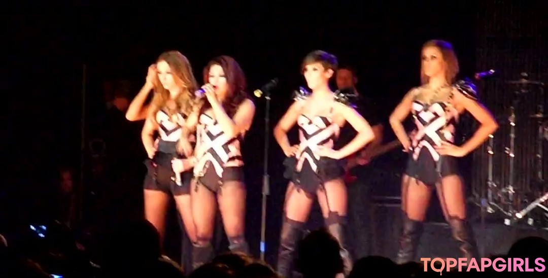 Naakte gelekte OnlyFans-foto van Frankie Bridge #1087